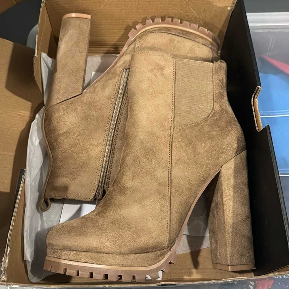 Fall boots with heel